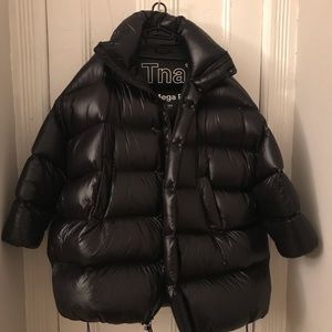 Aritzia mega puff meme